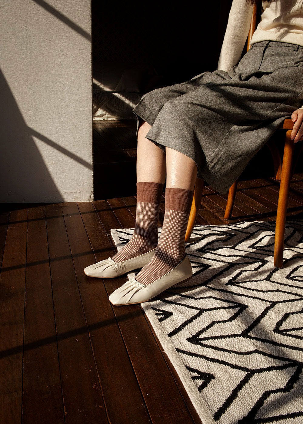Women's Houndstooth Socks - Brown & Ivory