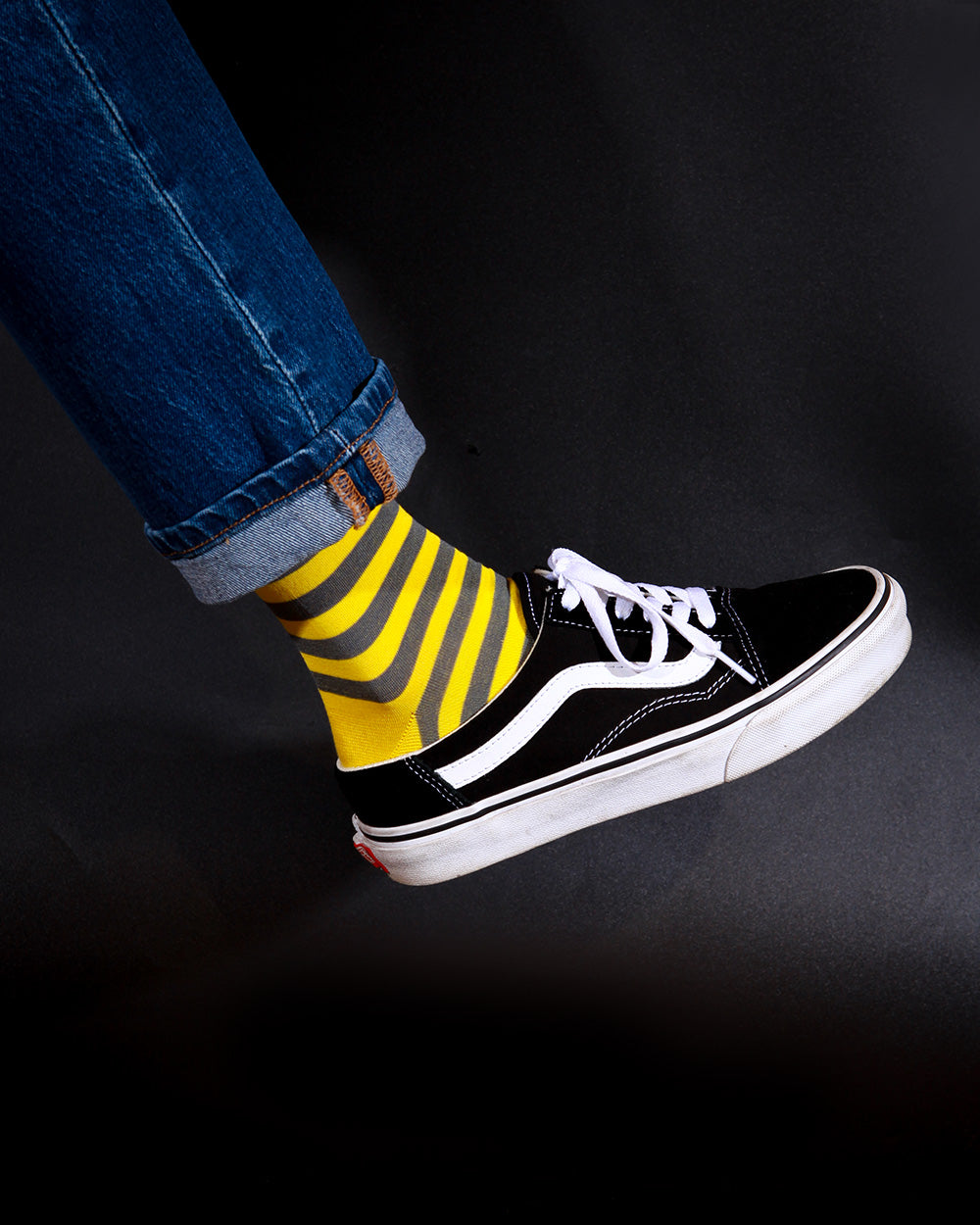 Women's Stripe Pattern Socks - Gray & Yellow
