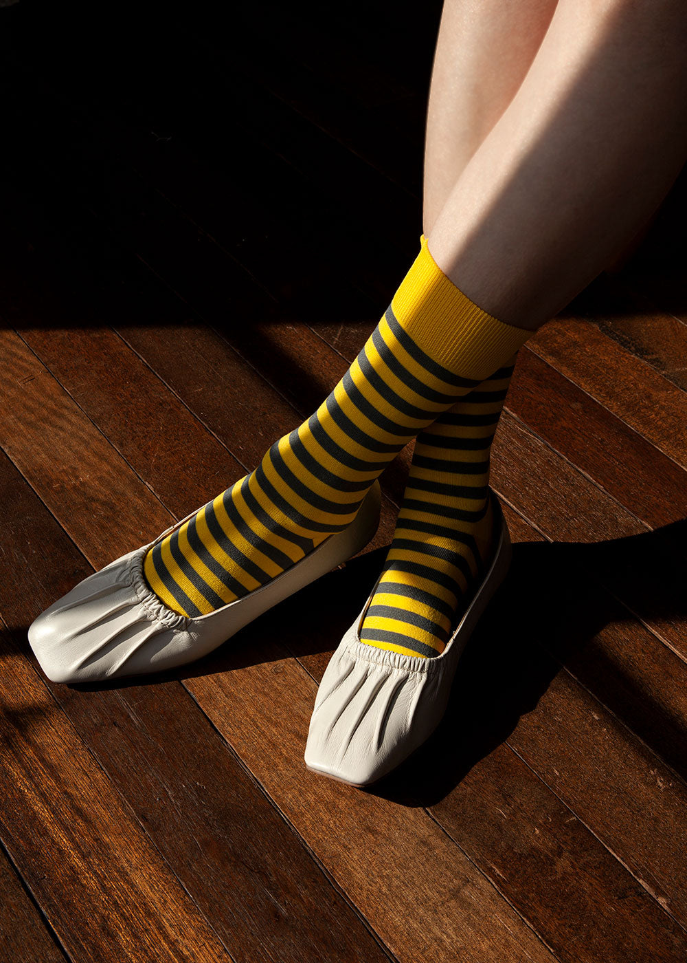 Women's Stripe Pattern Socks - Gray & Yellow