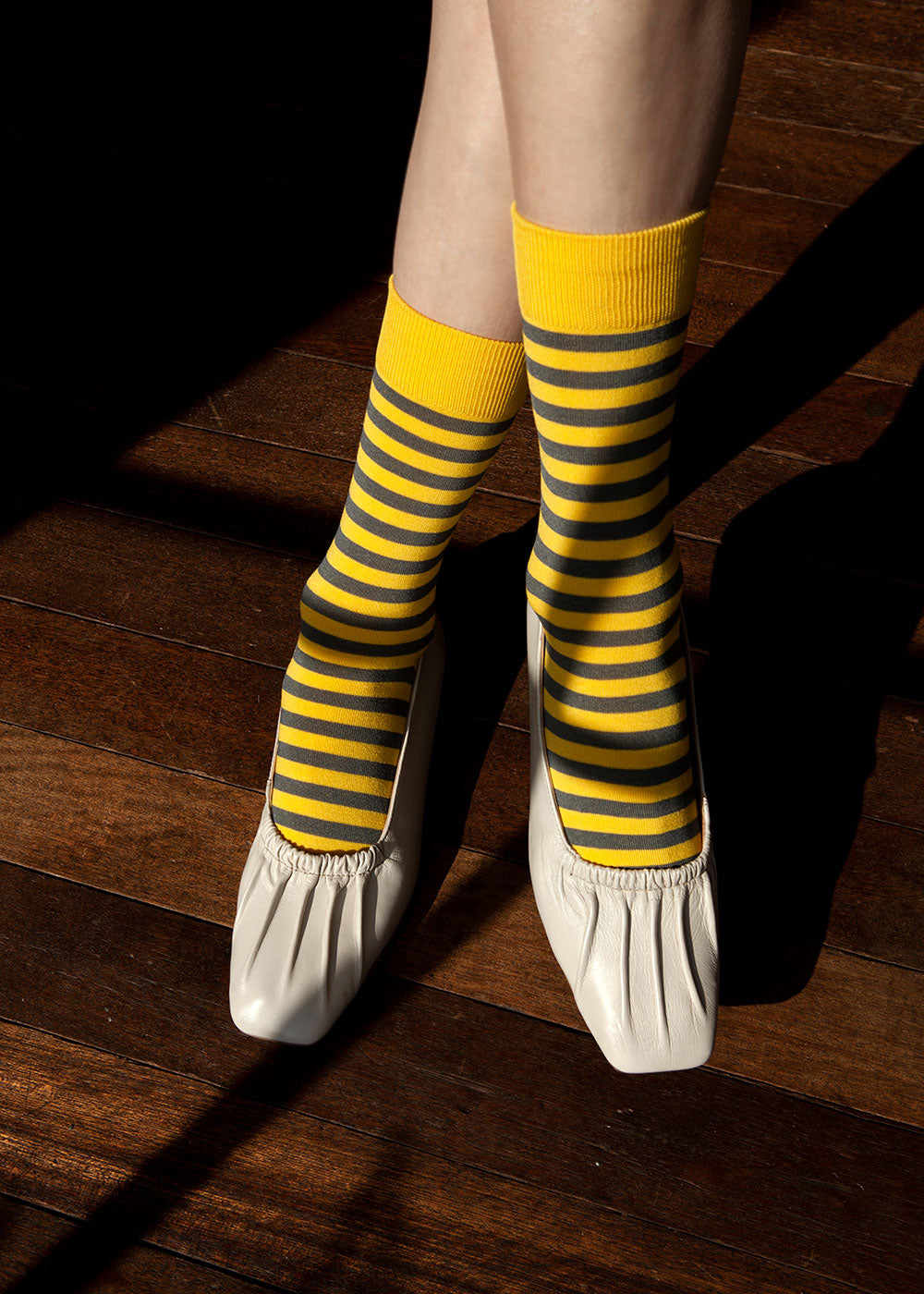 Women's Stripe Pattern Socks - Gray & Yellow