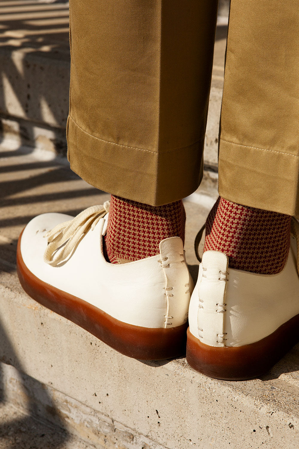 Men&#39;s Houndstooth Socks - Beige &amp; Red