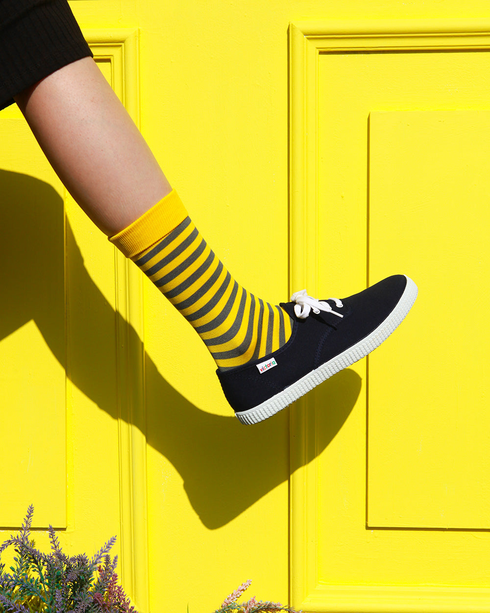 Women&#39;s Stripe Pattern Socks - Gray &amp; Yellow