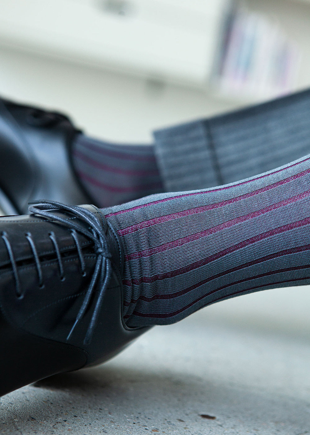 Men&#39;s Two-Tone Ribbed Socks - Gray &amp; Burgundy