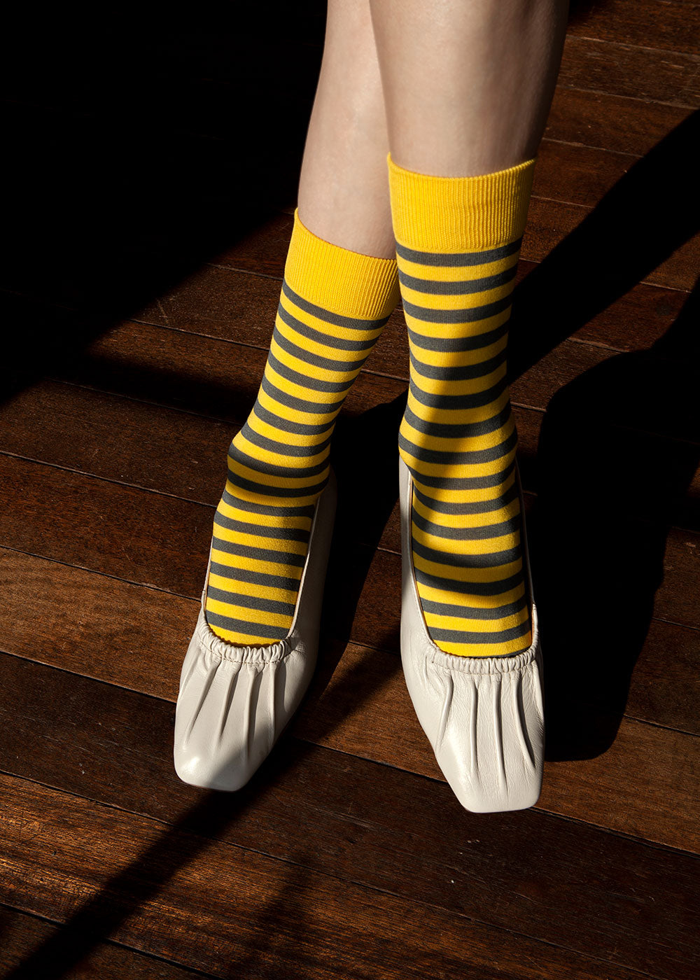 Women&#39;s Stripe Pattern Socks - Gray &amp; Yellow