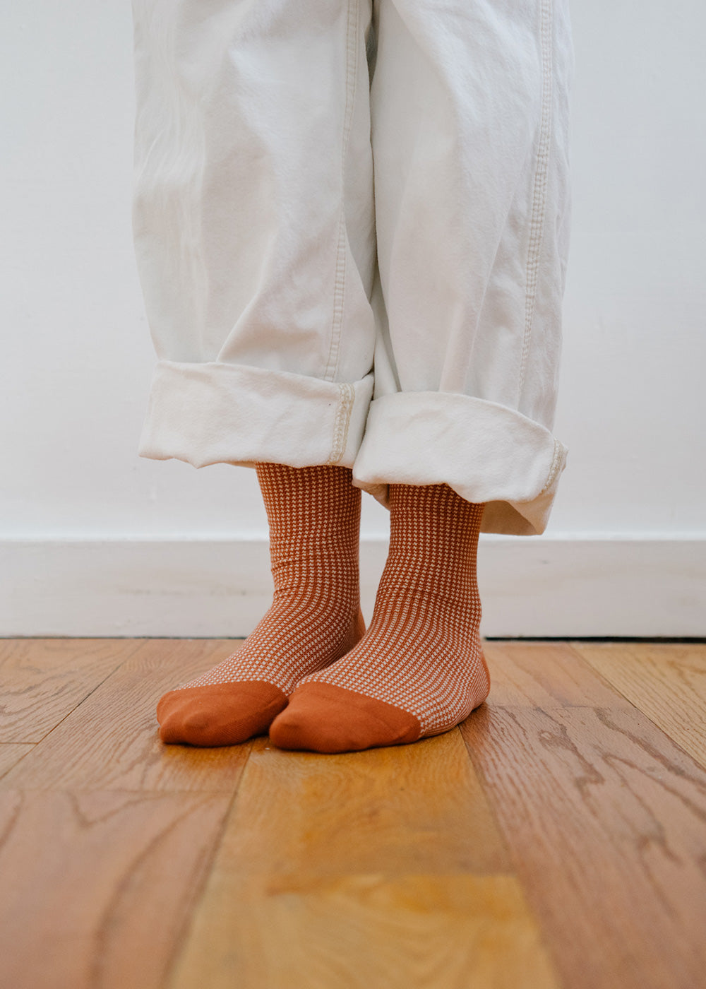 Women&#39;s Houndstooth Socks - Orange &amp; Ivory
