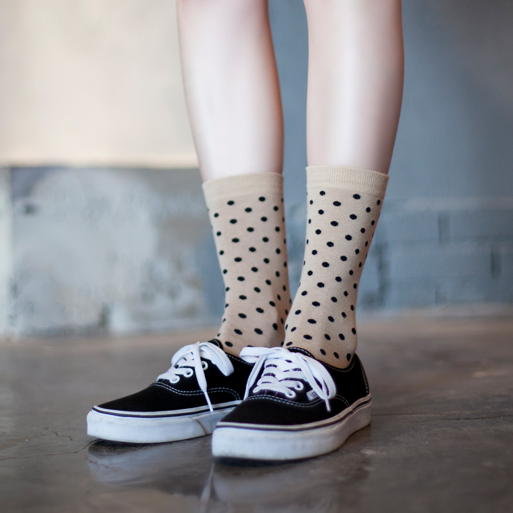 Women&#39;s Polka Dot Patterned Beige &amp; Black Socks